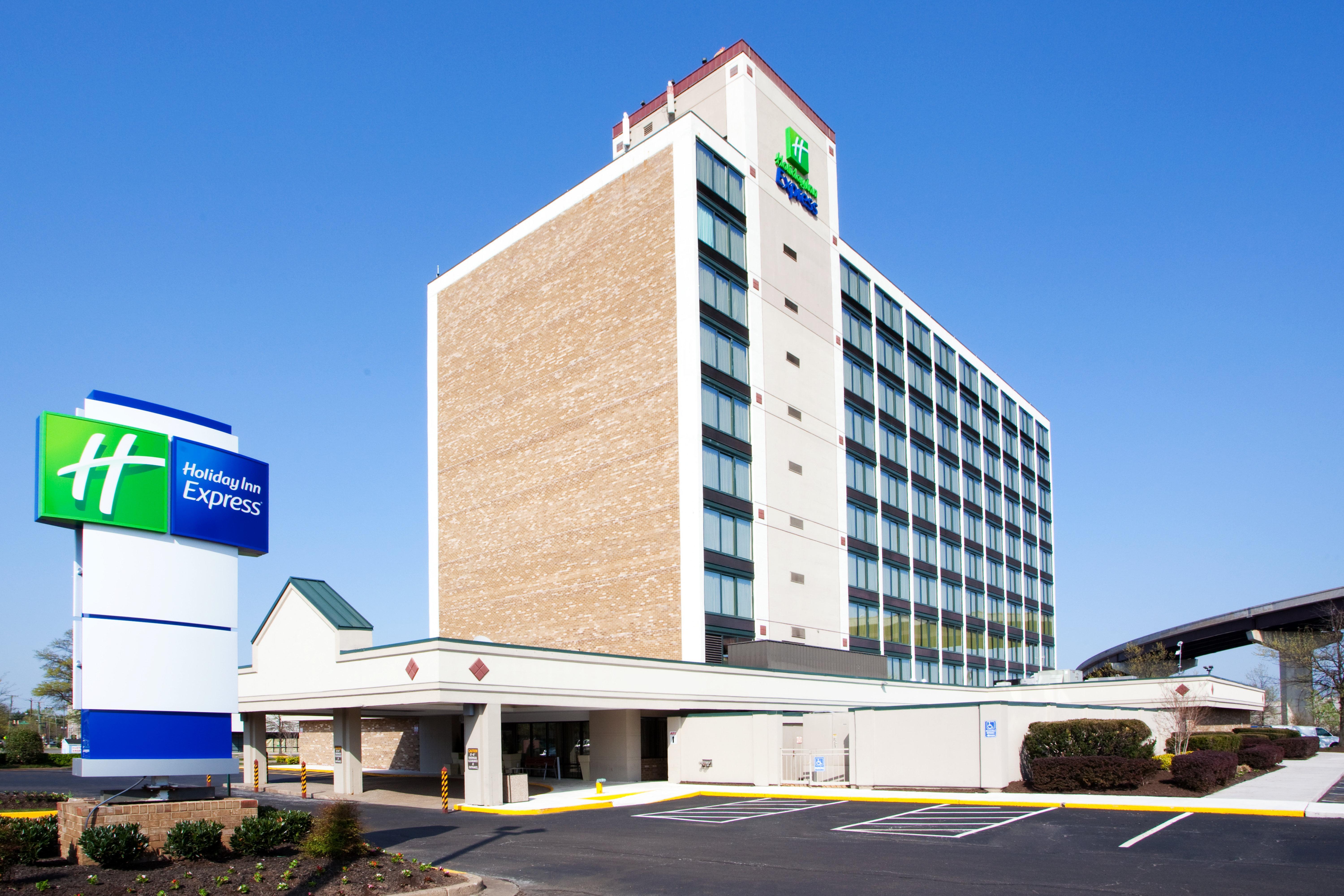 Holiday Inn Express Washington Dc Sw - Springfield, An Ihg Hotel Exterior photo